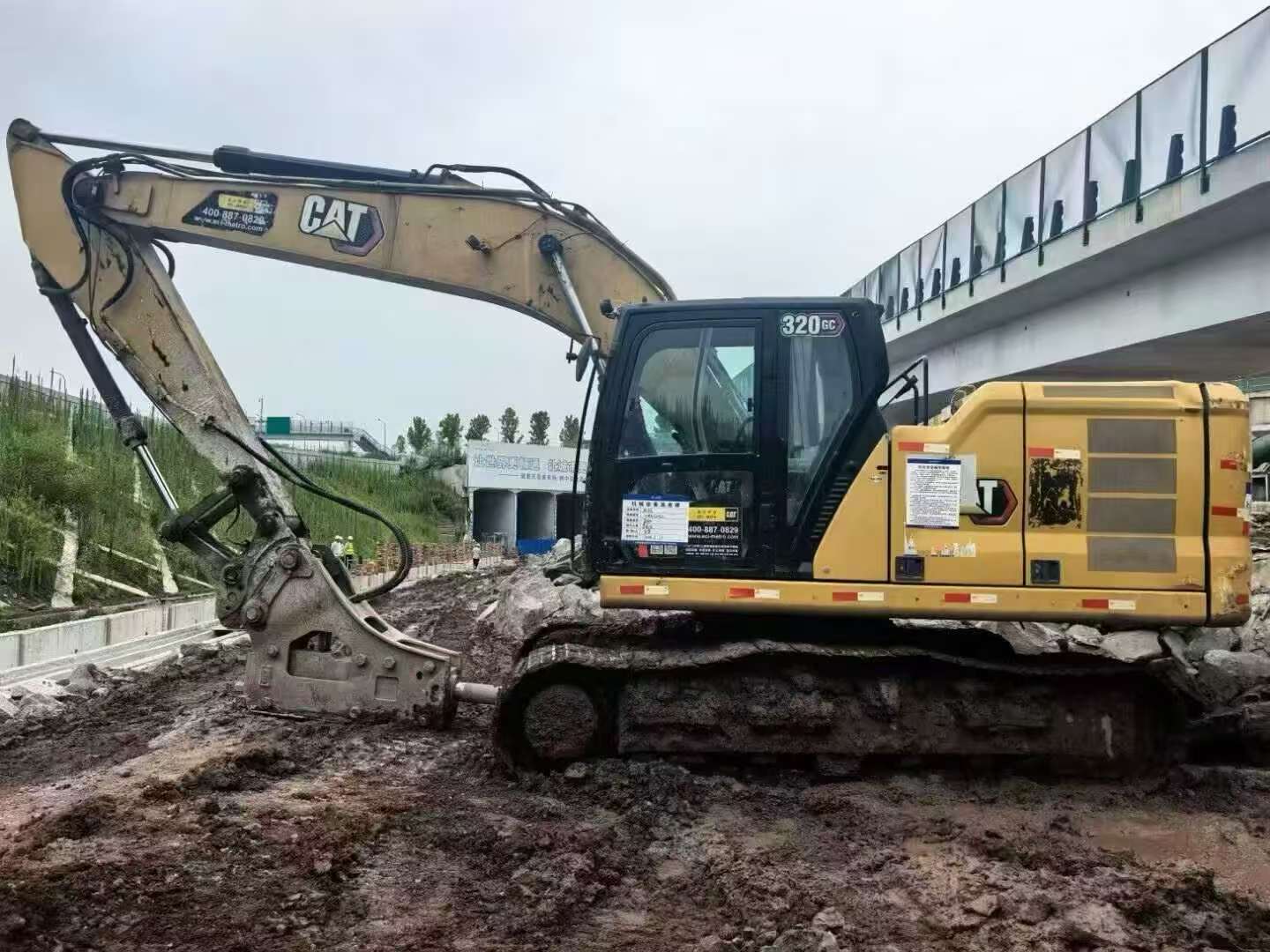 Buy Caterpillar 320A Used Excavator / 2 Buy Caterpillar 320A Used Excavator / 2