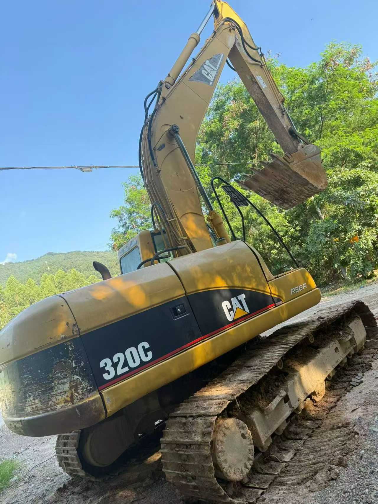 Buy Caterpillar 320C Used Excavator / 3