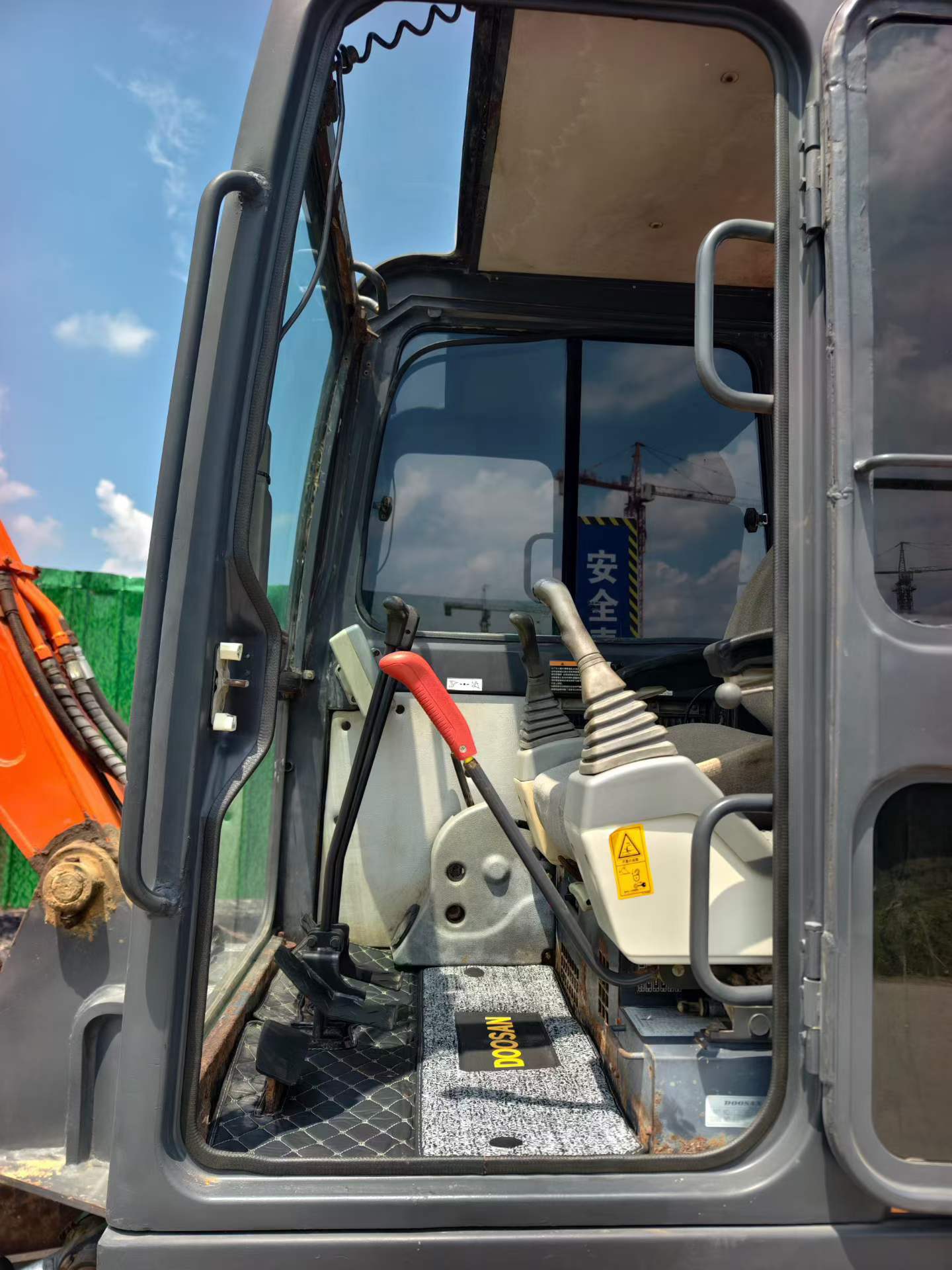 شراء حفارة Doosan DH55-7 مستعملة / 6