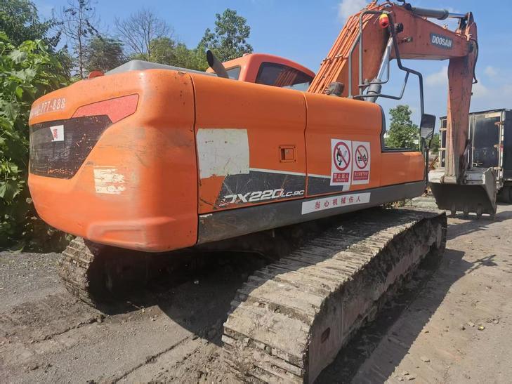 Buy Doosan DH220 Used Excavator / 1