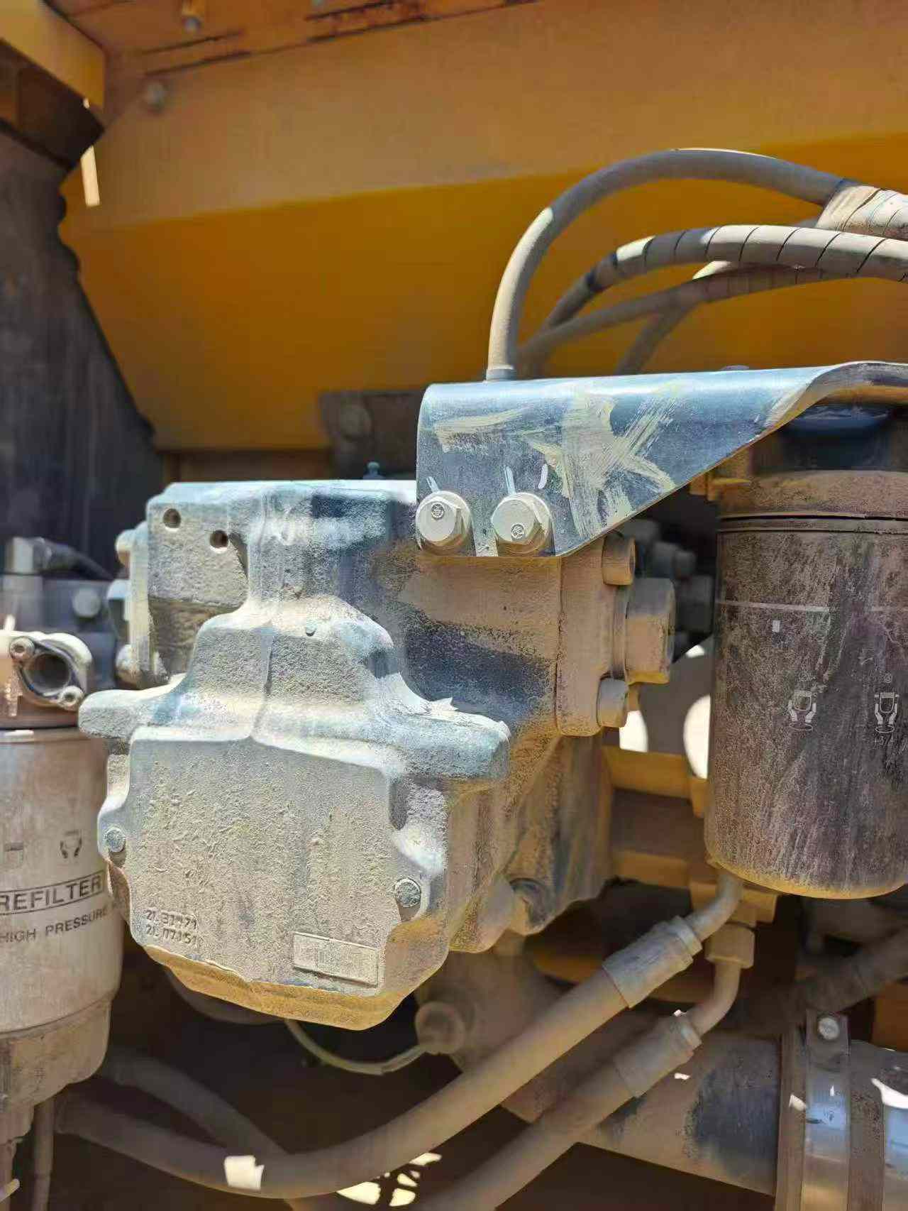 Buy Komatsu PC220-8 Used Excavator / 4 Buy Komatsu PC220-8 Used Excavator / 4