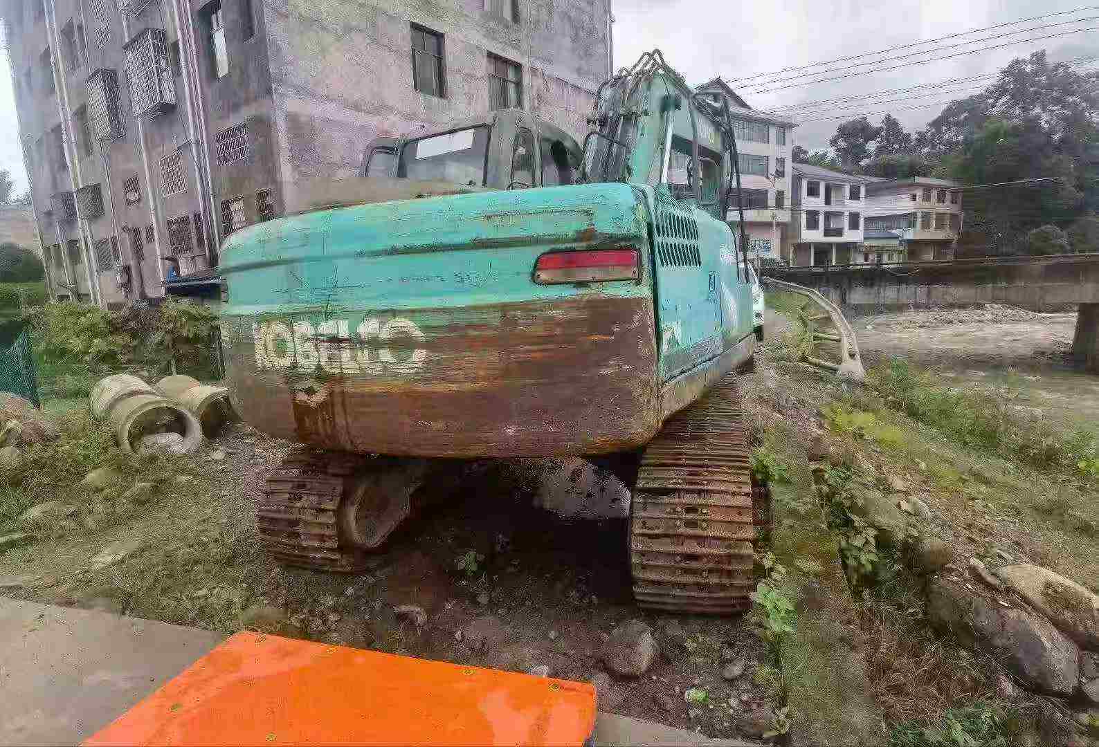 Buy Kobelco SK130 Used Excavator / 2 Buy Kobelco SK130 Used Excavator / 2