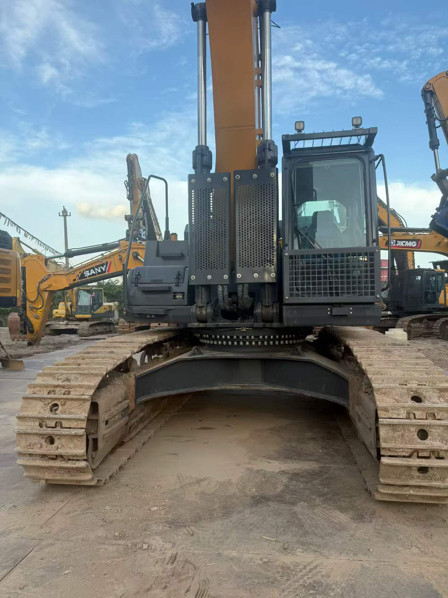Buy XCMG LW600E Used Loader / 4 Buy XCMG LW600E Used Loader / 4
