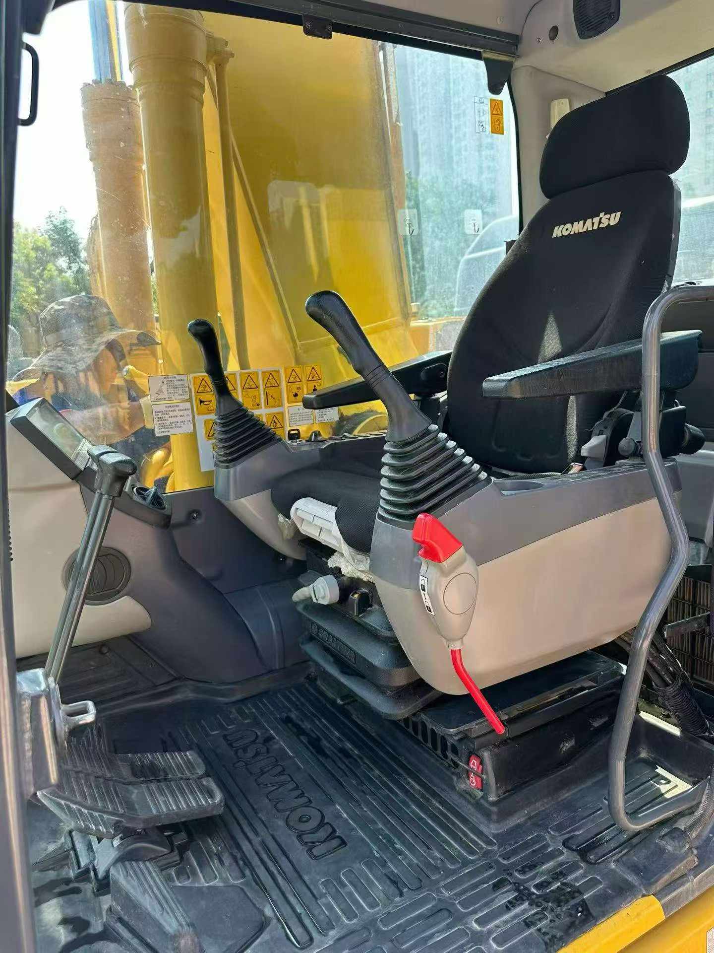 Buy Komatsu PC200-1 Used Excavator / 6