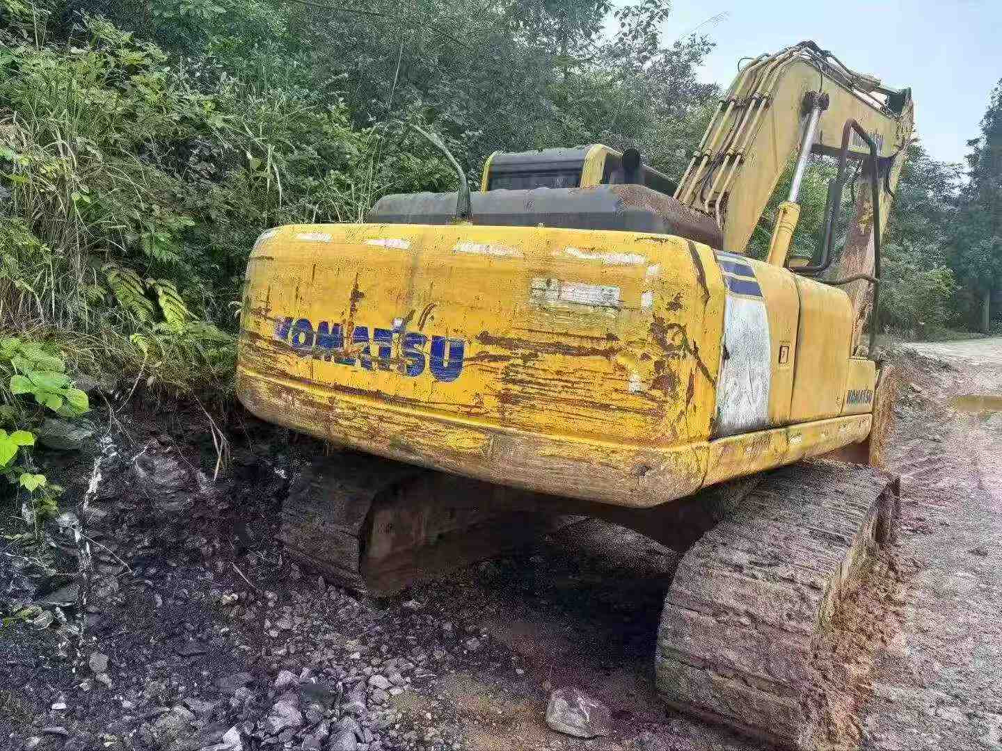 Buy Komatsu PC220-8 Used Excavator / 4