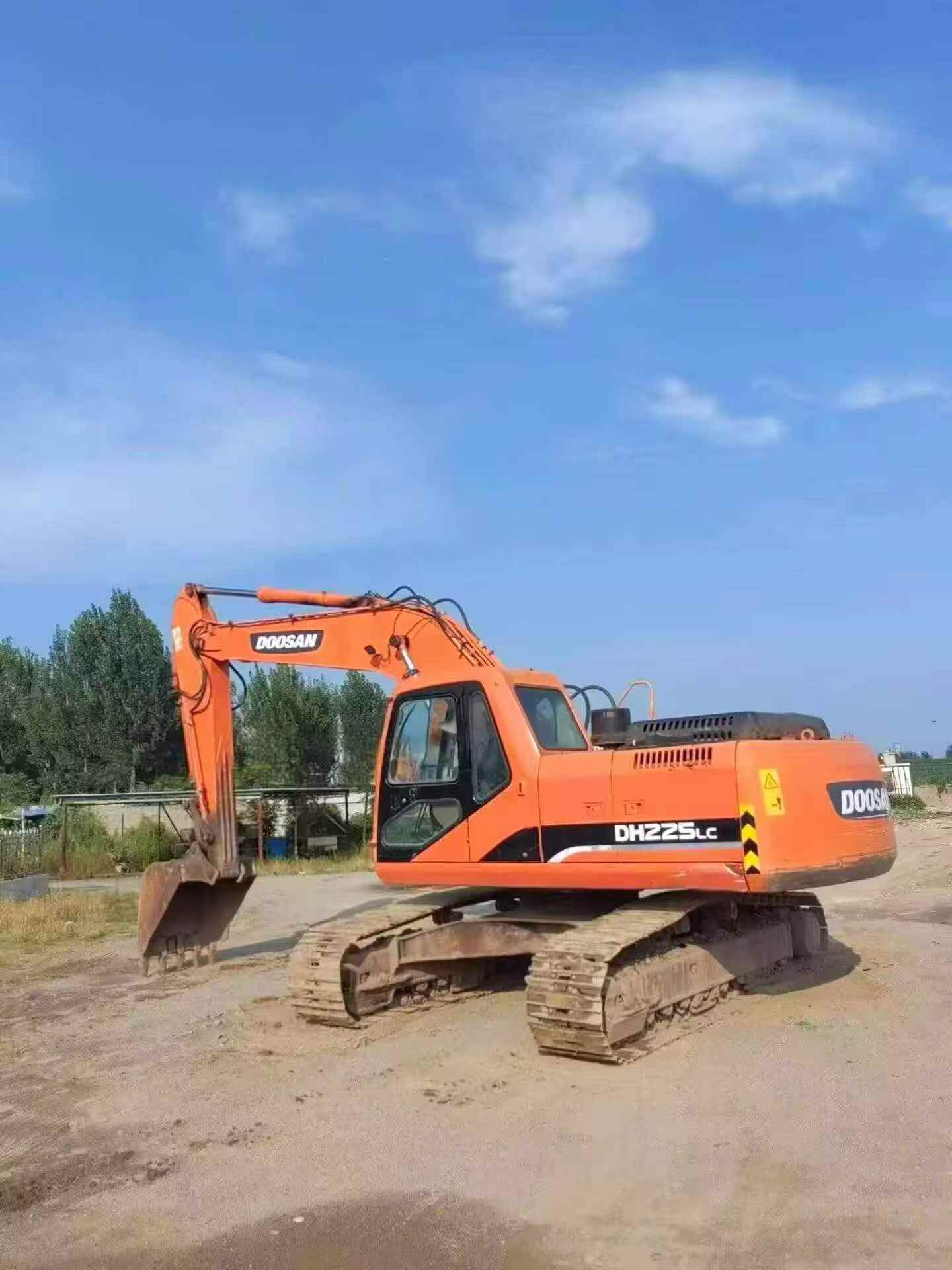 Buy Doosan DH225-7 Used Excavator / 1