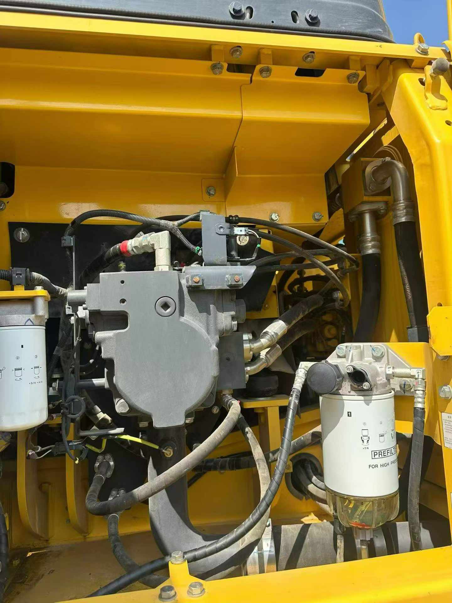 Buy Komatsu PC200-1 Used Excavator / 3