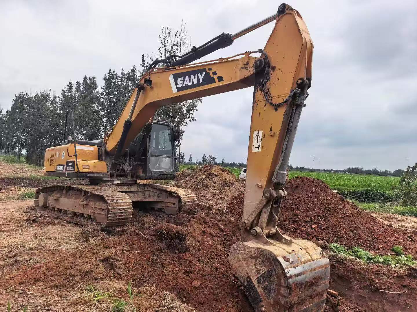 Buy Sany SY200C Used Excavator / 5 Buy Sany SY200C Used Excavator / 5