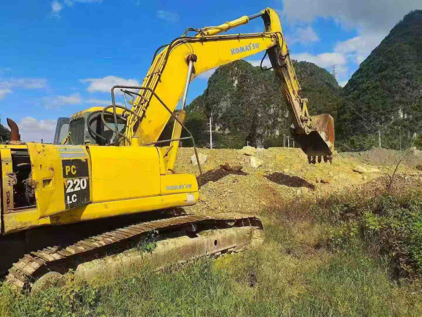 Buy Komatsu PC210 Used Excavator / 3 Buy Komatsu PC210 Used Excavator / 3