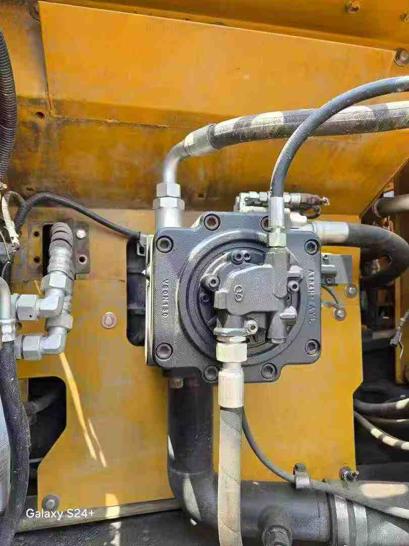 Buy Sany SY215H Used Excavator / 4 Buy Sany SY215H Used Excavator / 4