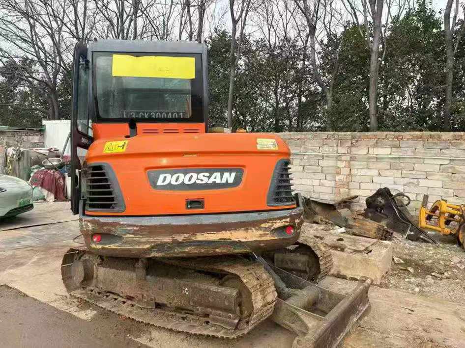 Buy Doosan DH60 Used Excavator / 5 Buy Doosan DH60 Used Excavator / 5