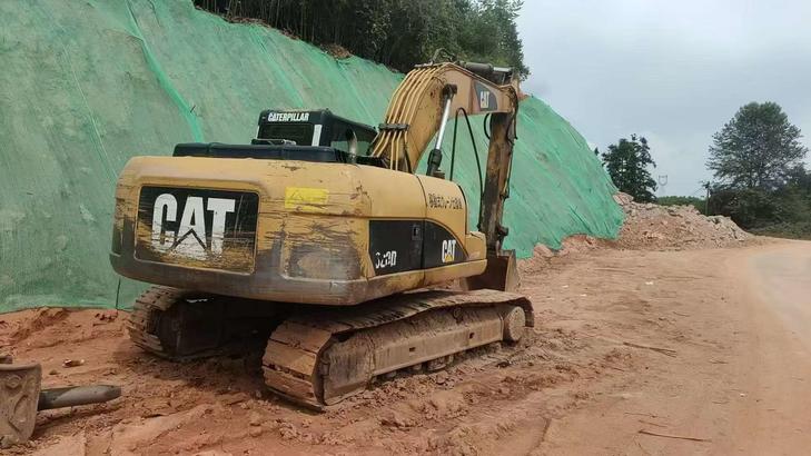Buy Caterpillar 320D Used Excavator / 1