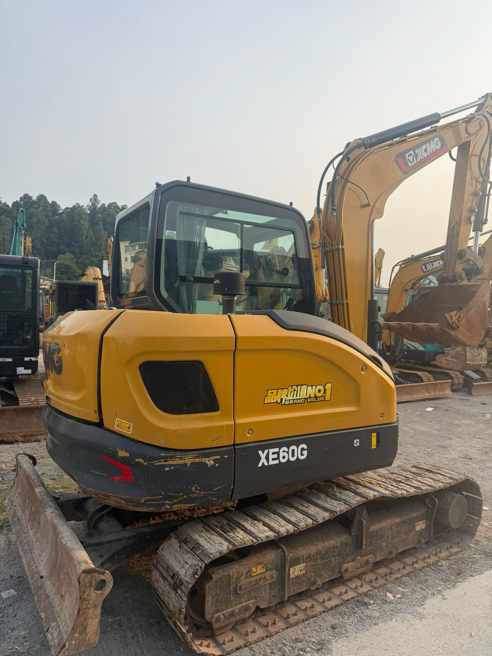 Buy XCMG LW60G Used Excavator / 2 Buy XCMG LW60G Used Excavator / 2