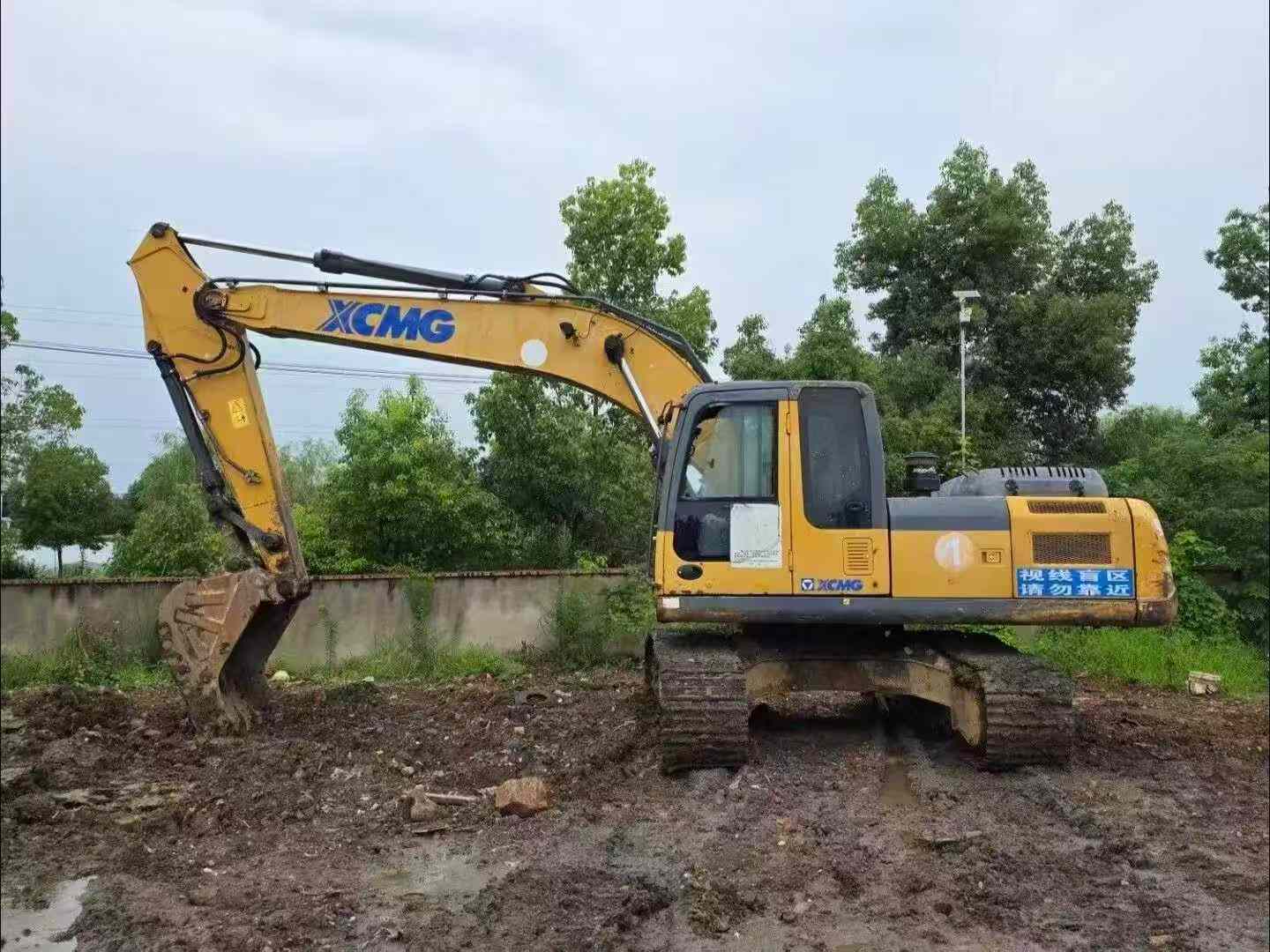 Buy XCMG LW200 Used Excavator