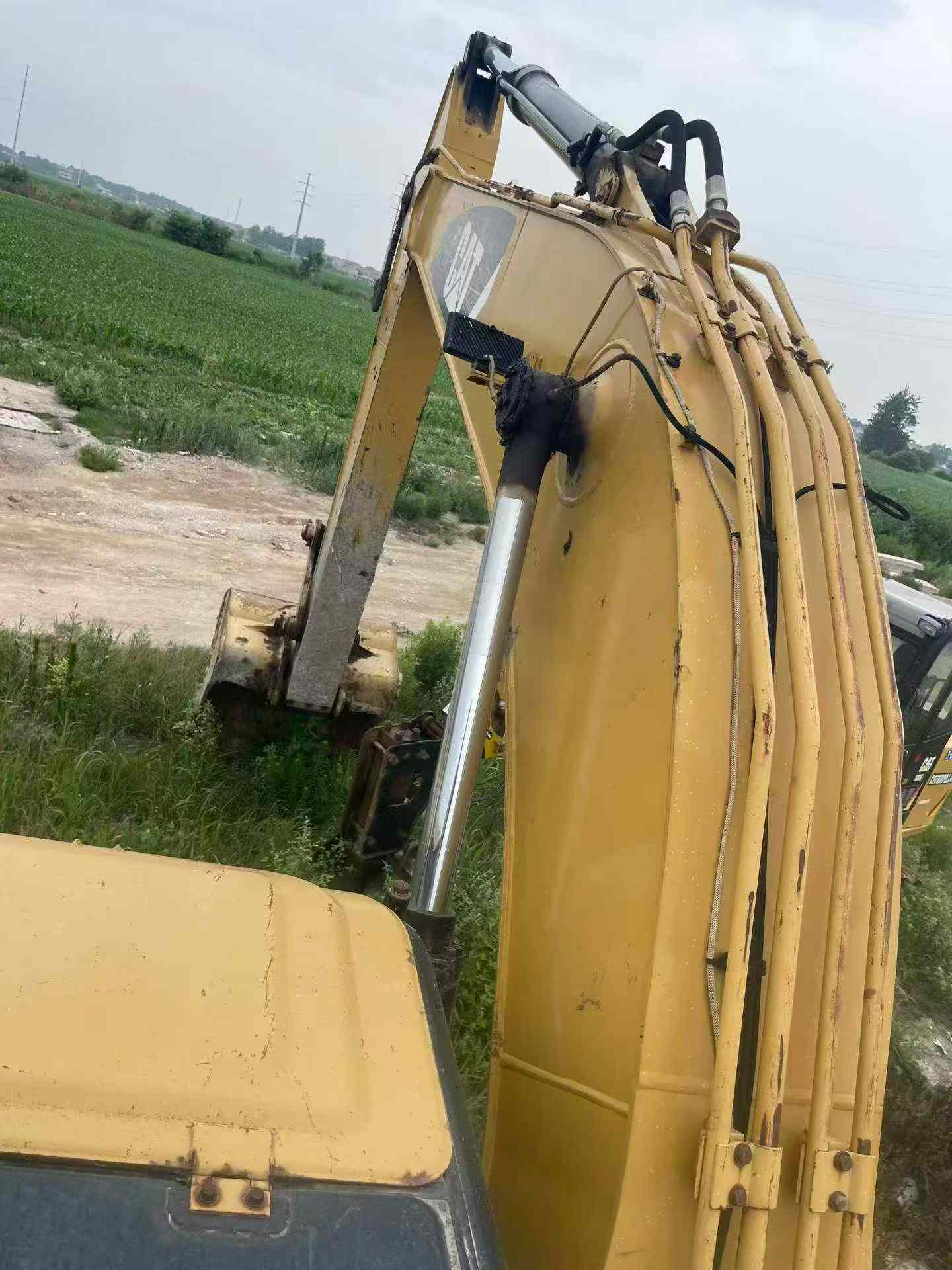 Buy Caterpillar 320DGC Used Excavator / 2 Buy Caterpillar 320DGC Used Excavator / 2