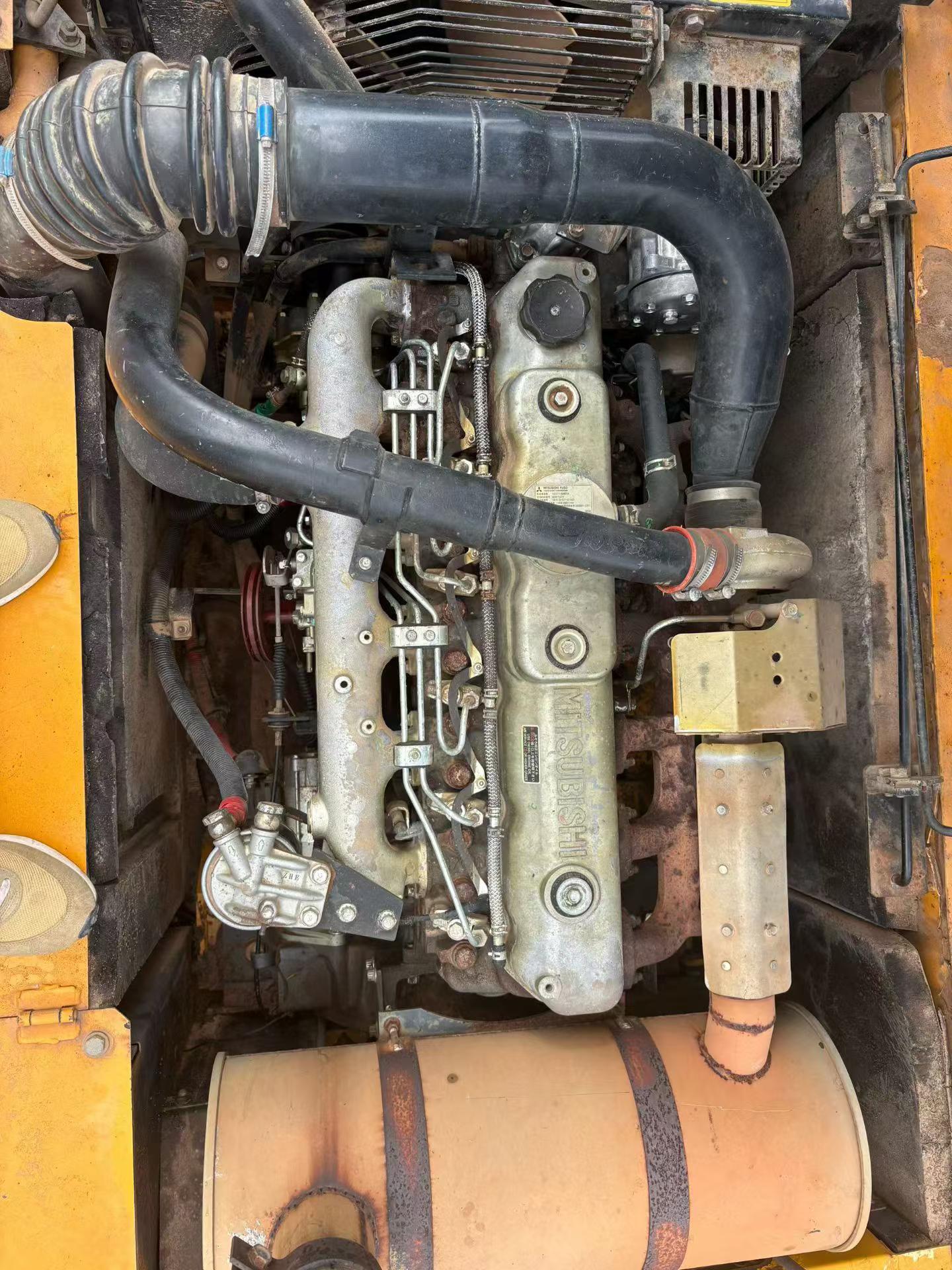 Buy Kato HD820 Used Excavator / 5 Buy Kato HD820 Used Excavator / 5