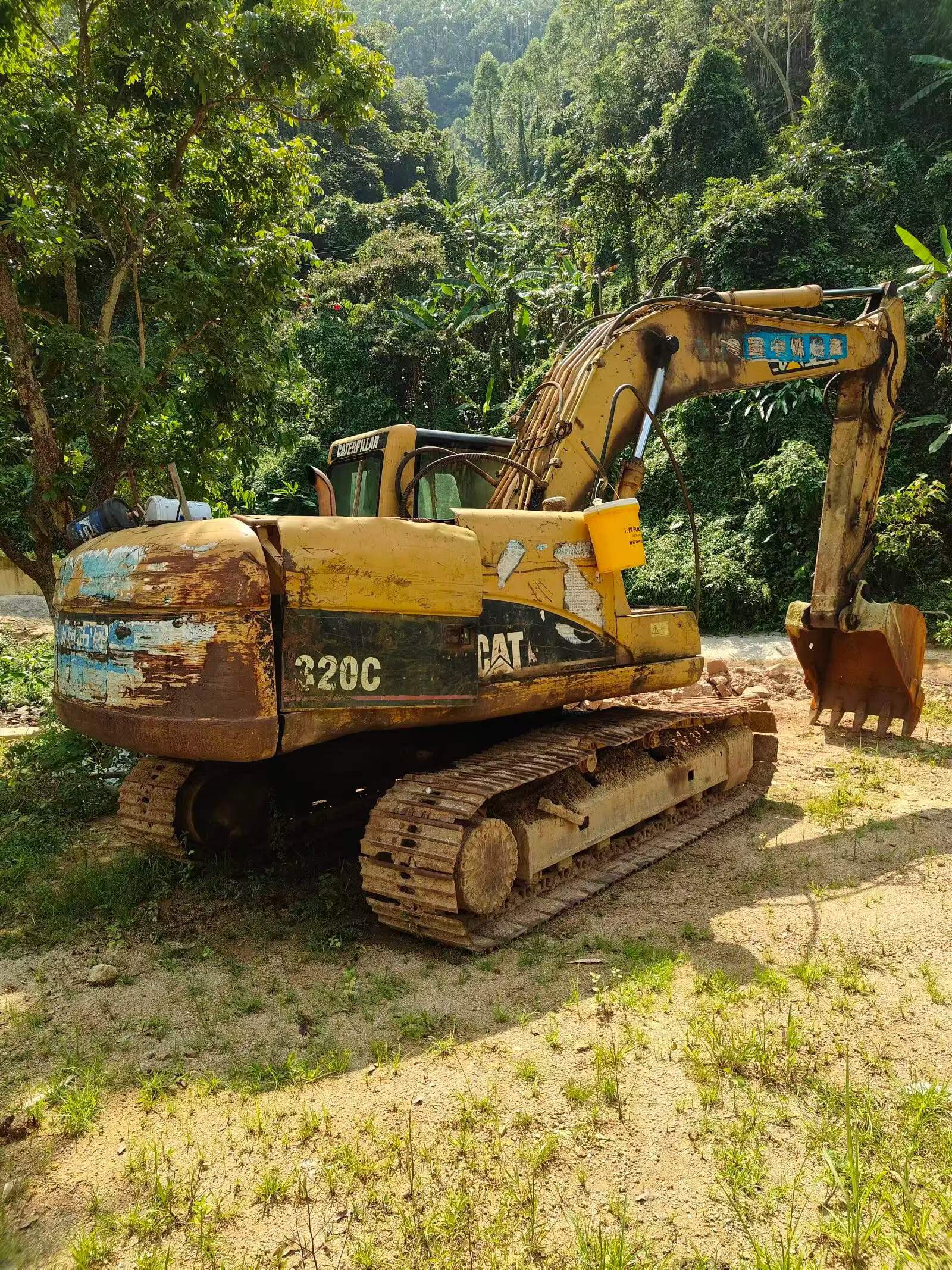 Buy Caterpillar 320C Used Excavator / 2 Buy Caterpillar 320C Used Excavator / 2