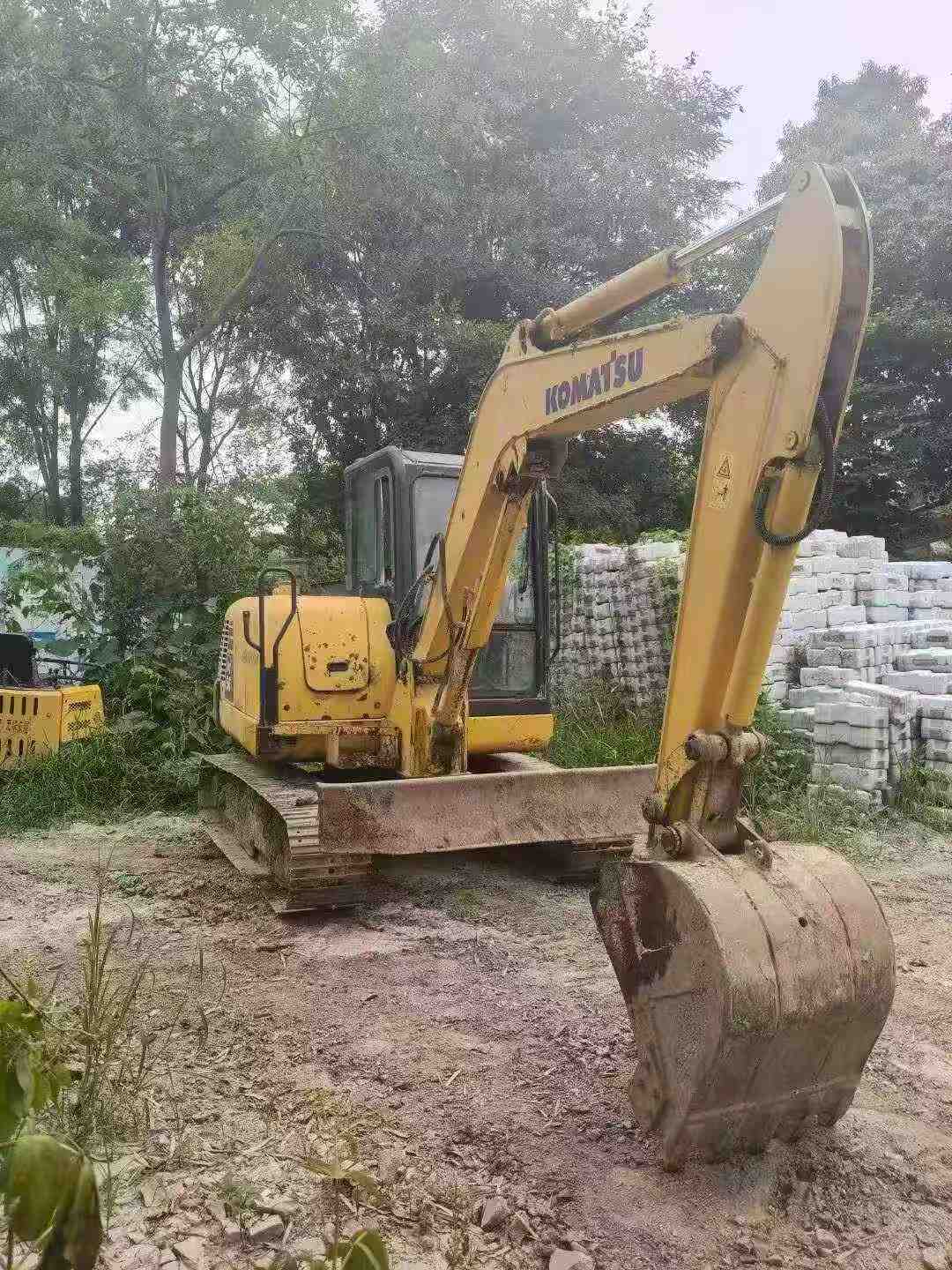 Buy Komatsu PC56-7 Used Excavator / 2 Buy Komatsu PC56-7 Used Excavator / 2