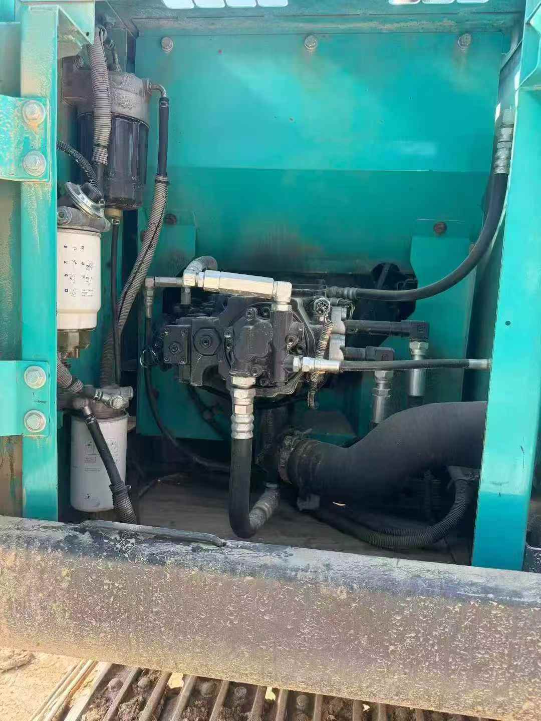 Buy Kobelco SK130 Used Excavator / 4