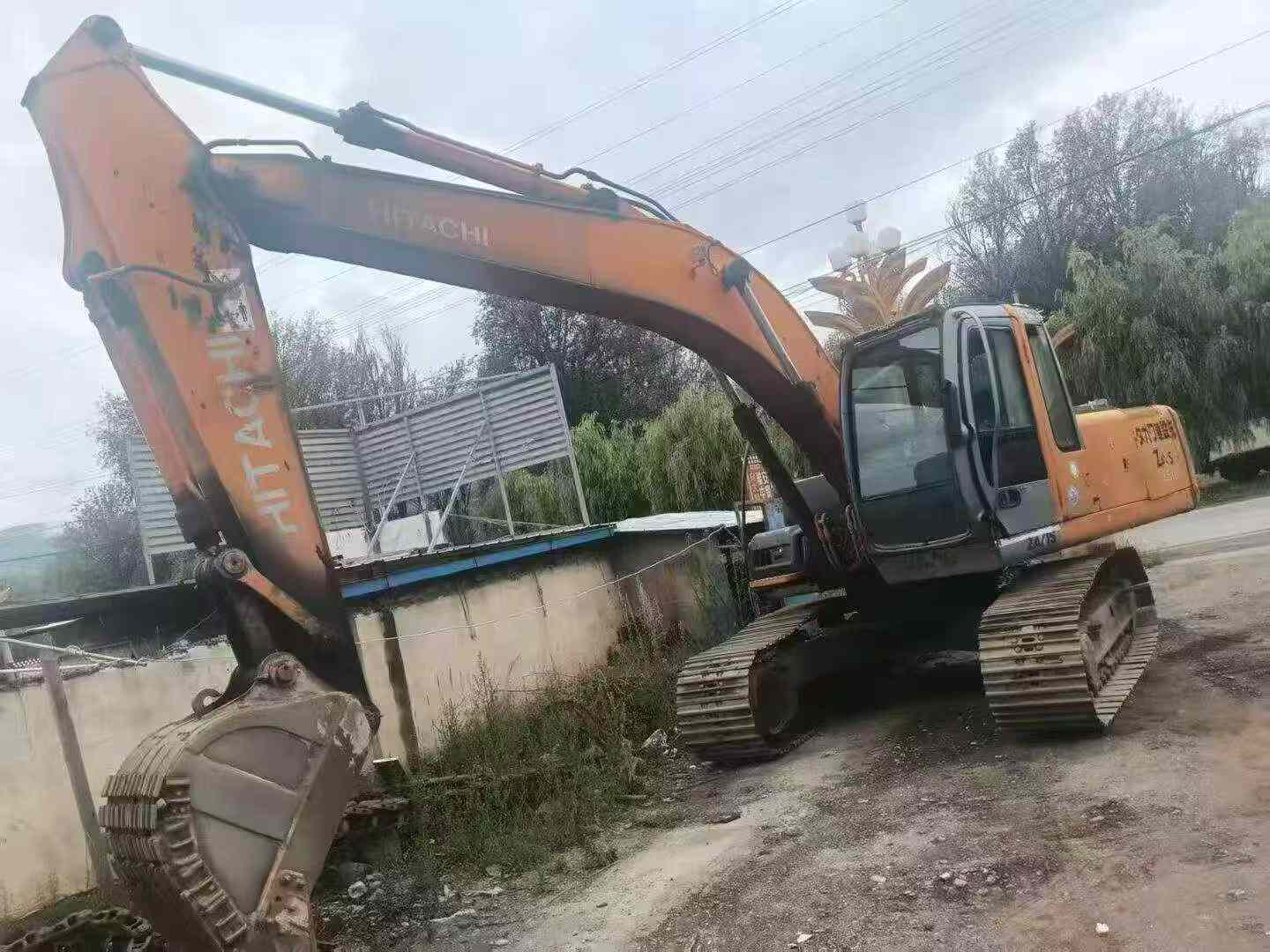 Buy Hitachi EX200 Used Excavator / 3 Buy Hitachi EX200 Used Excavator / 3