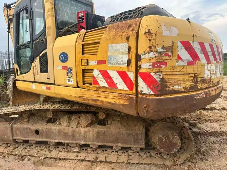 Buy Komatsu PC200-8 Used Excavator / 1