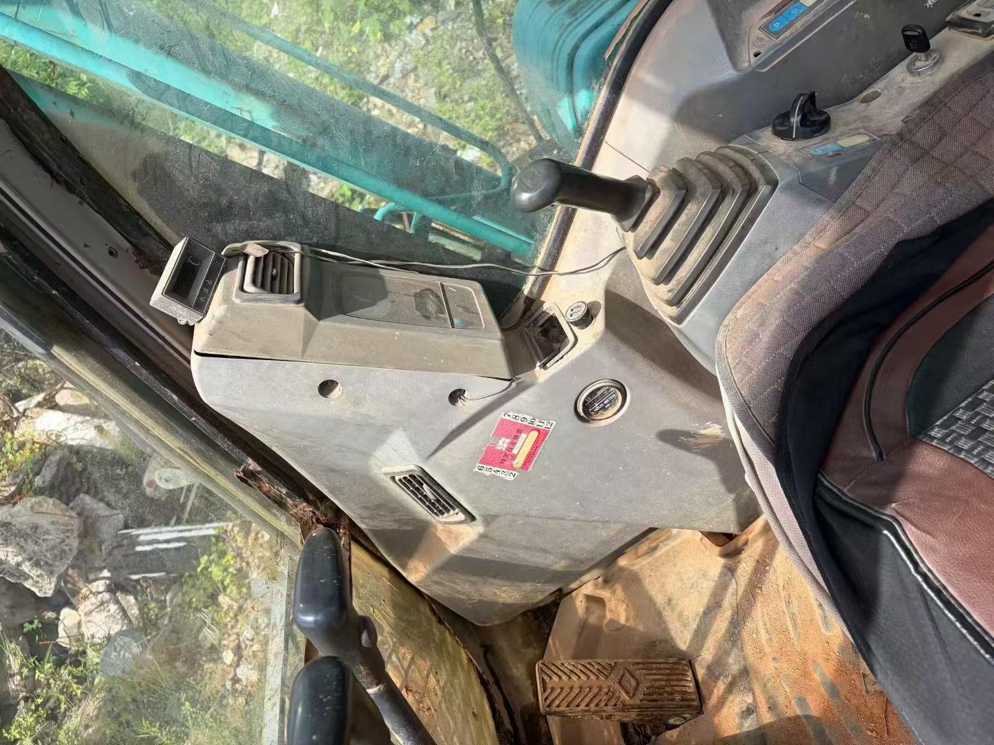 Buy Kobelco SK200-6 Used Excavator / 6 Buy Kobelco SK200-6 Used Excavator / 6