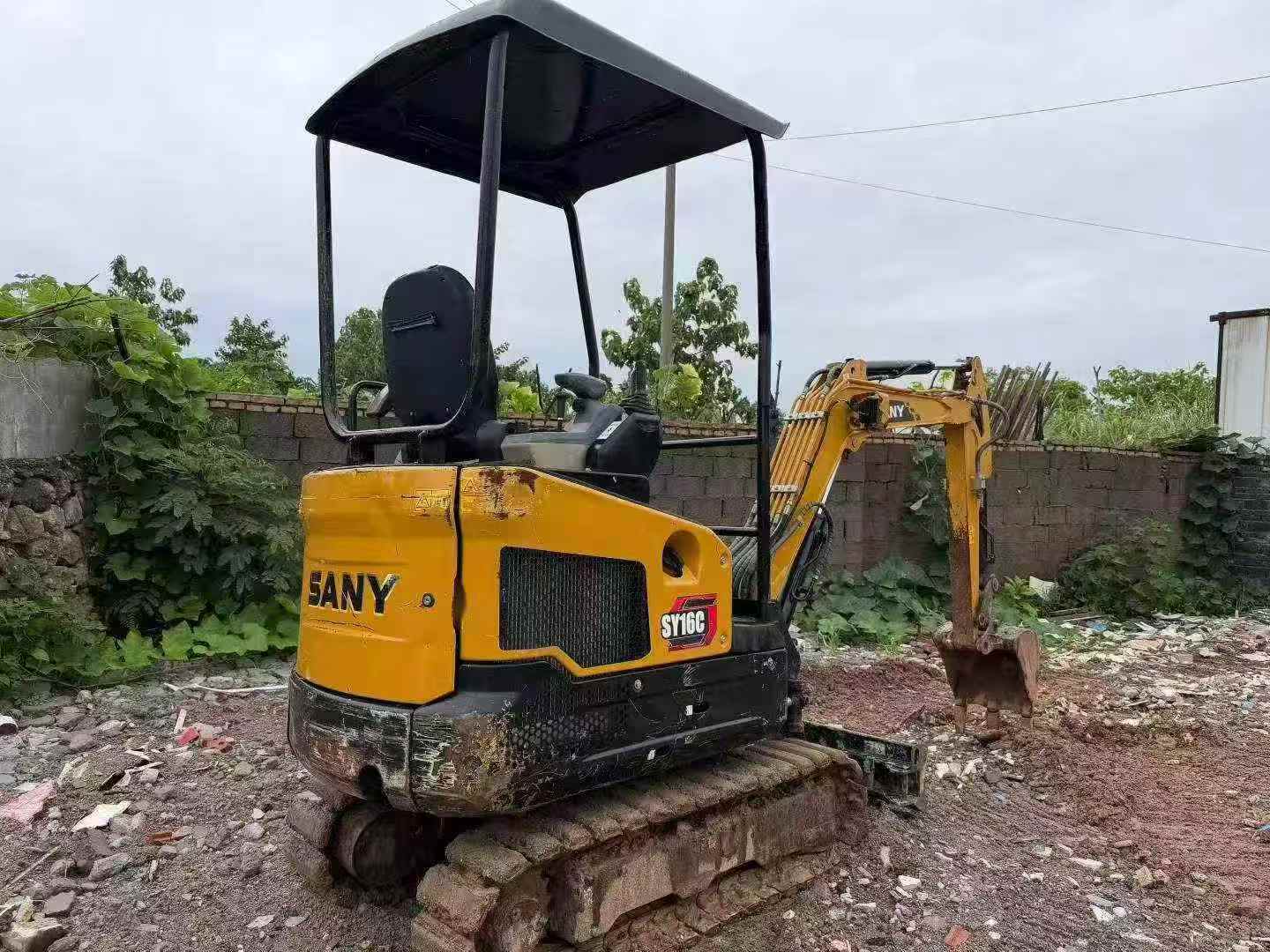 Buy Sany SY16C Used Excavator / 2