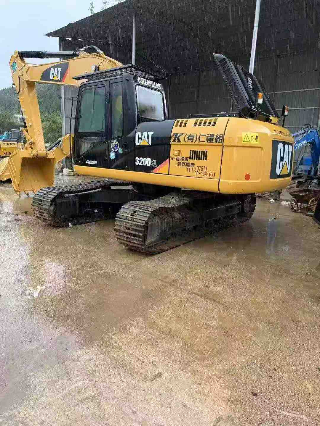 Buy Caterpillar 320D Used Excavator / 1