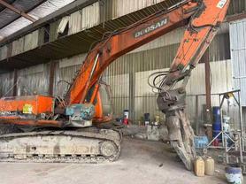 Buy Doosan DH220-7 Used Excavator / 2 Buy Doosan DH220-7 Used Excavator / 2