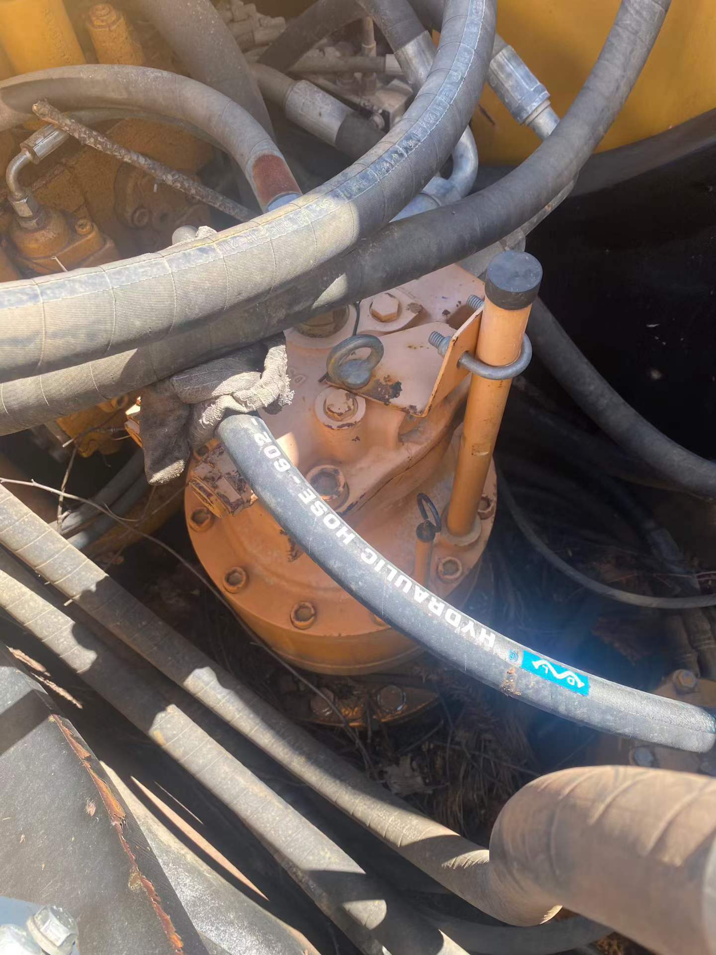 Buy Sany SY205C Used Excavator / 3 Buy Sany SY205C Used Excavator / 3