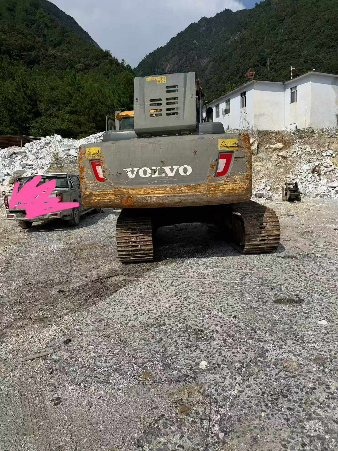 Buy Volvo EC210D Used Excavator / 4 Buy Volvo EC210D Used Excavator / 4
