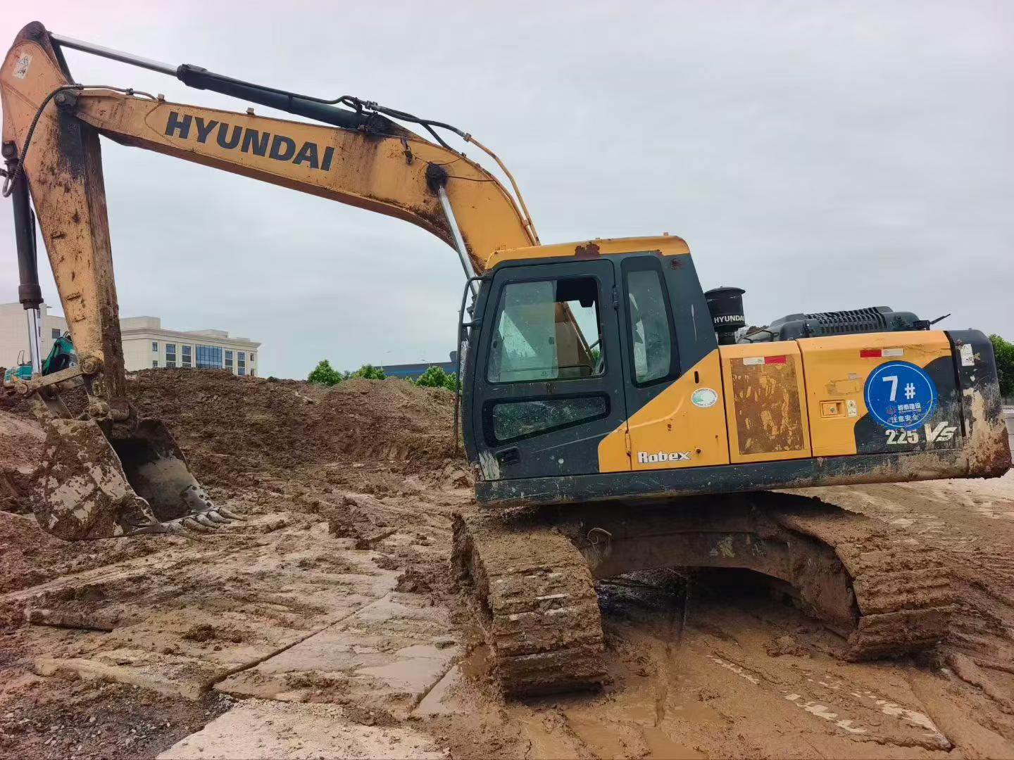 Buy Hyundai R215-7 Used Excavator / 4