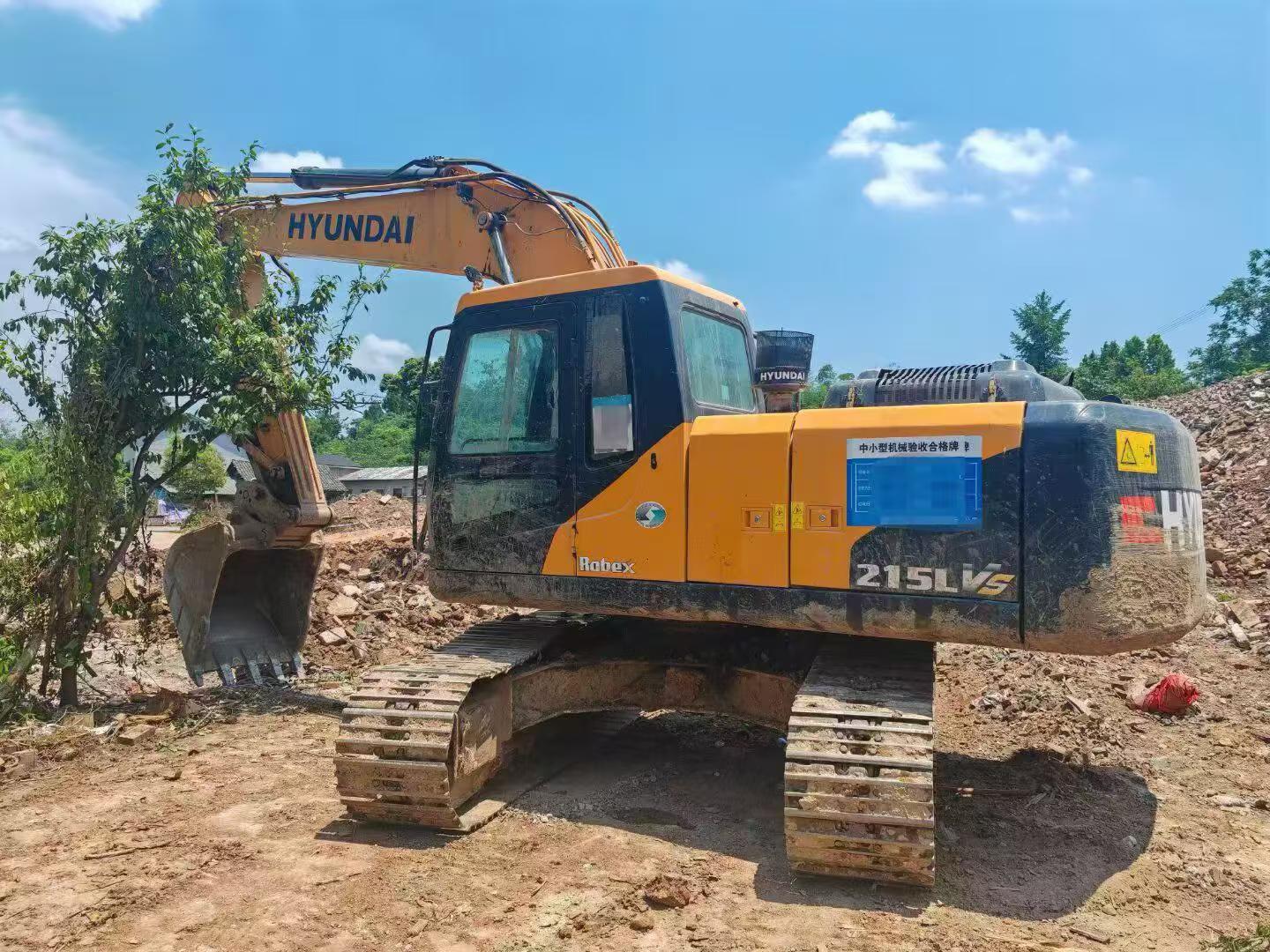 Buy Hyundai R215VS Used Excavator / 3 Buy Hyundai R215VS Used Excavator / 3