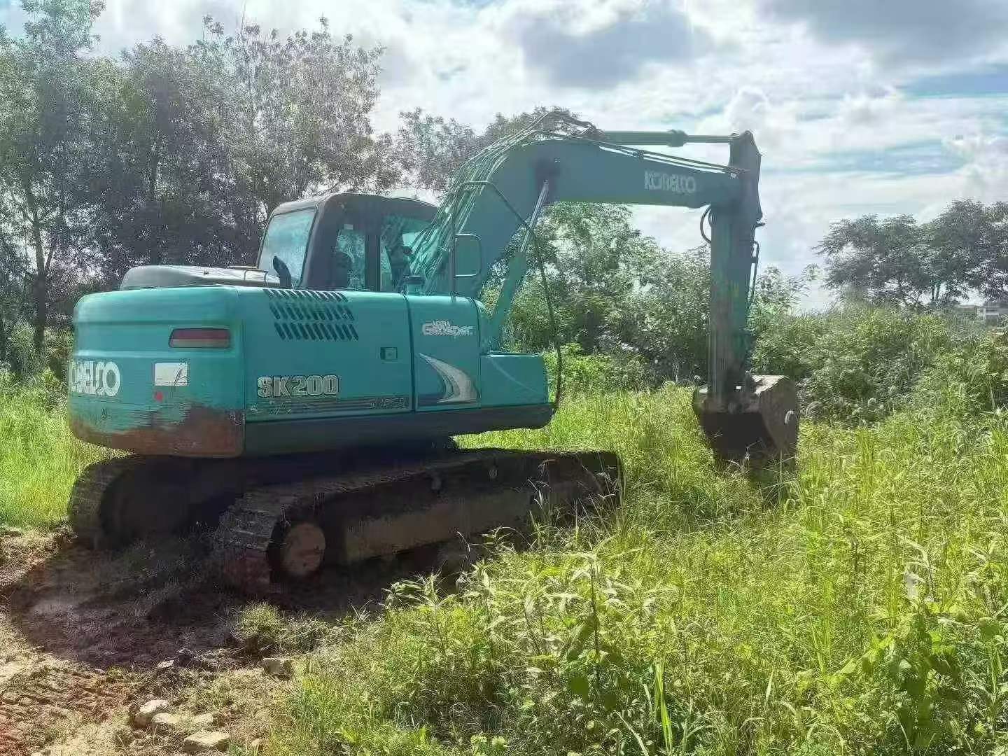 Buy Kobelco SK140 Used Excavator / 2