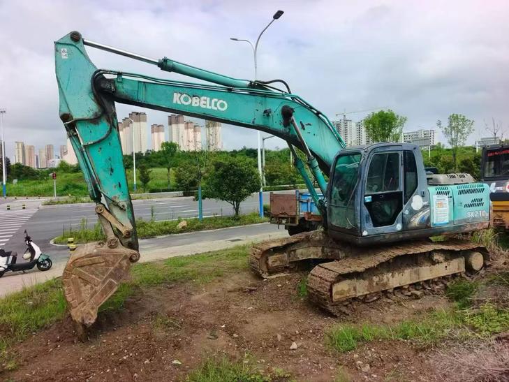 Buy Kobelco SK210 Used Excavator / 1