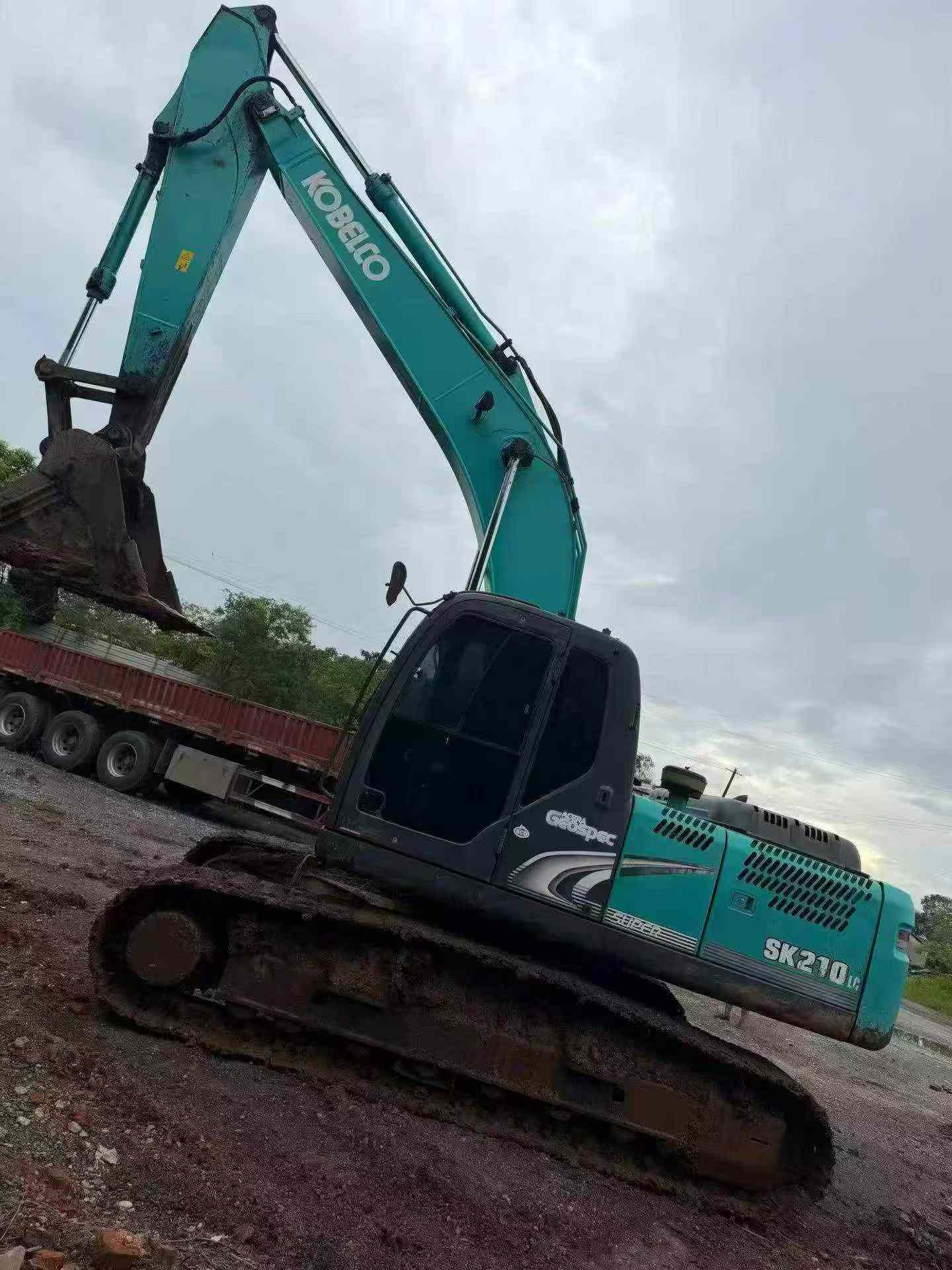 Buy Kobelco SK210 Used Excavator / 2 Buy Kobelco SK210 Used Excavator / 2