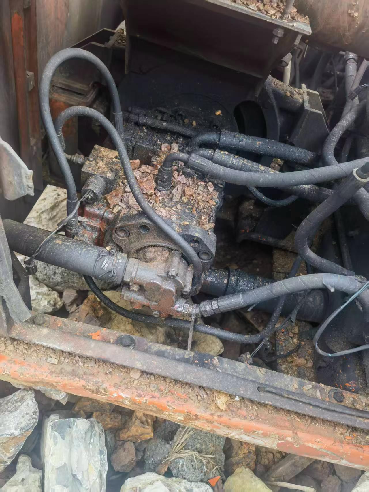 Buy Doosan DH150-7 Used Excavator / 4 Buy Doosan DH150-7 Used Excavator / 4