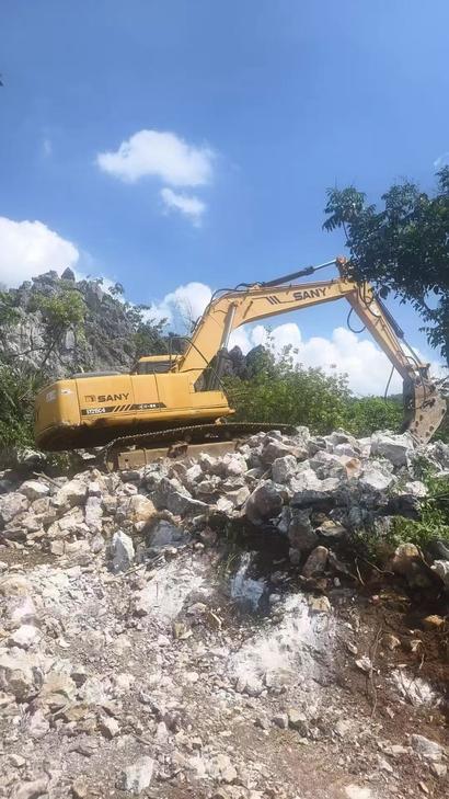 Buy Sany SY215C Used Excavator / 1