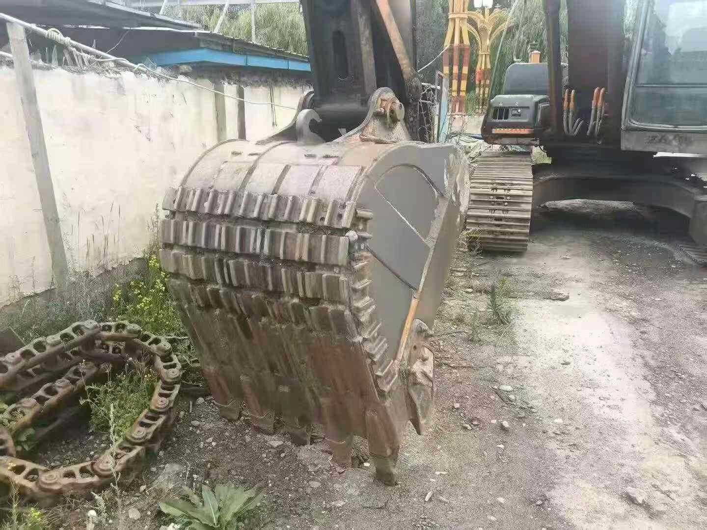 Buy Hitachi EX200 Used Excavator / 1