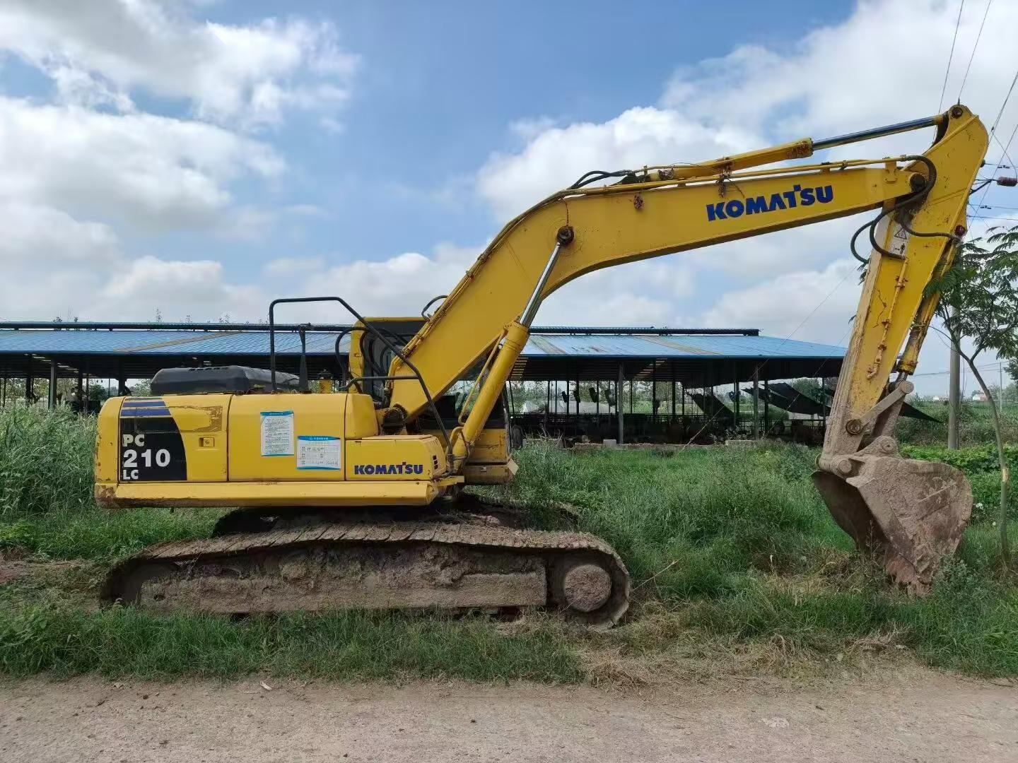 Buy Komatsu PC210-8 Used Excavator / 2