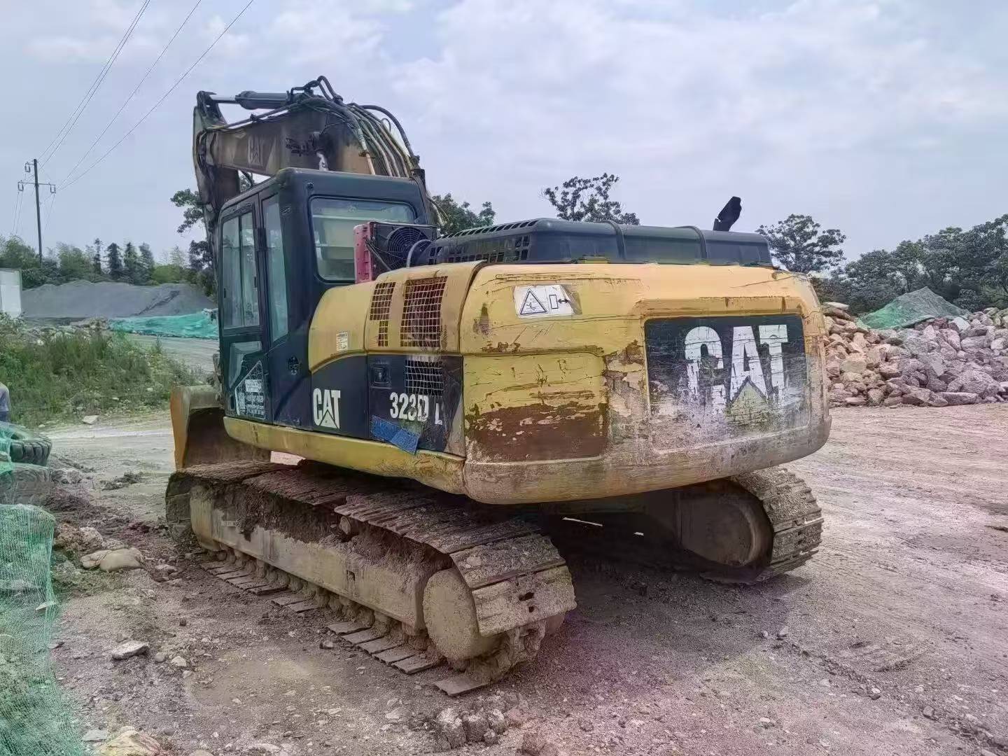 Buy Caterpillar 323 Used Excavator / 1