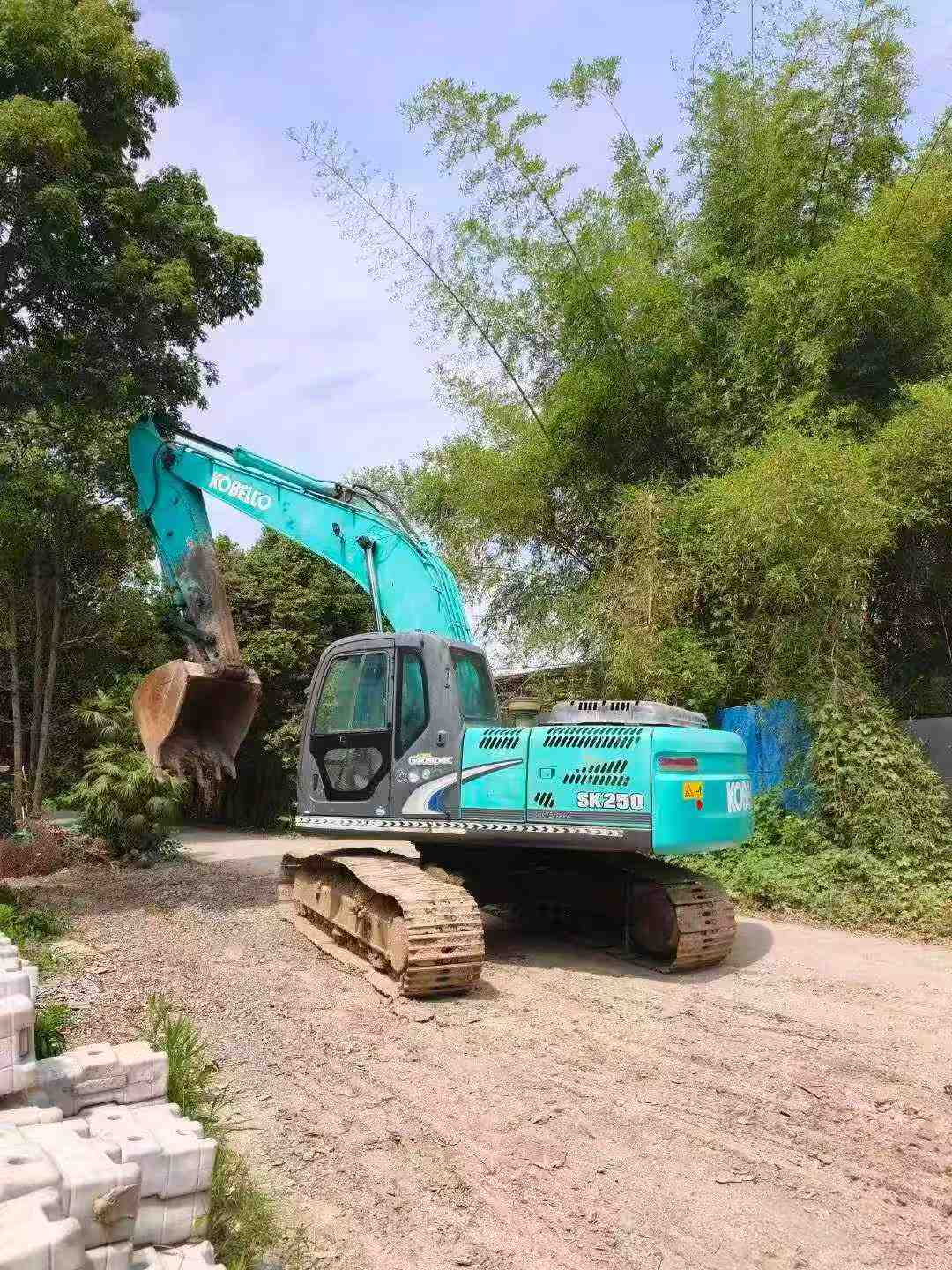 Buy Kobelco SK210 Used Excavator / 1