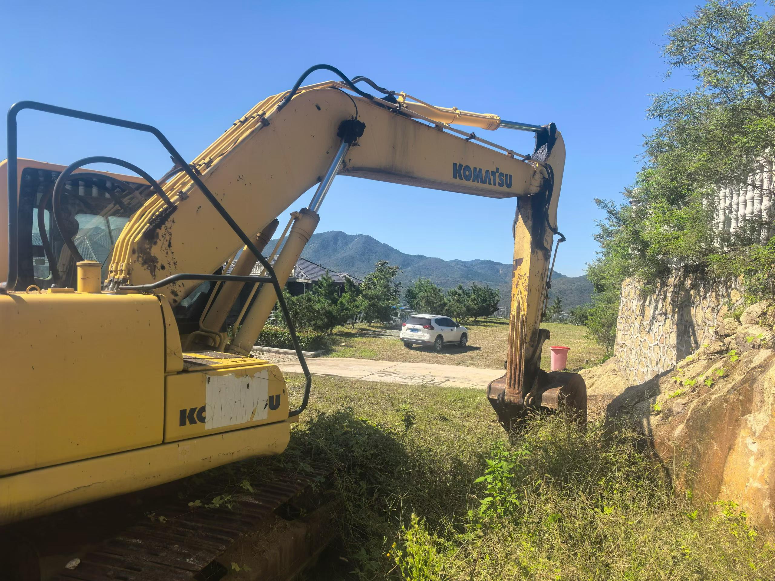 Buy Komatsu PC220-8 Used Excavator / 1