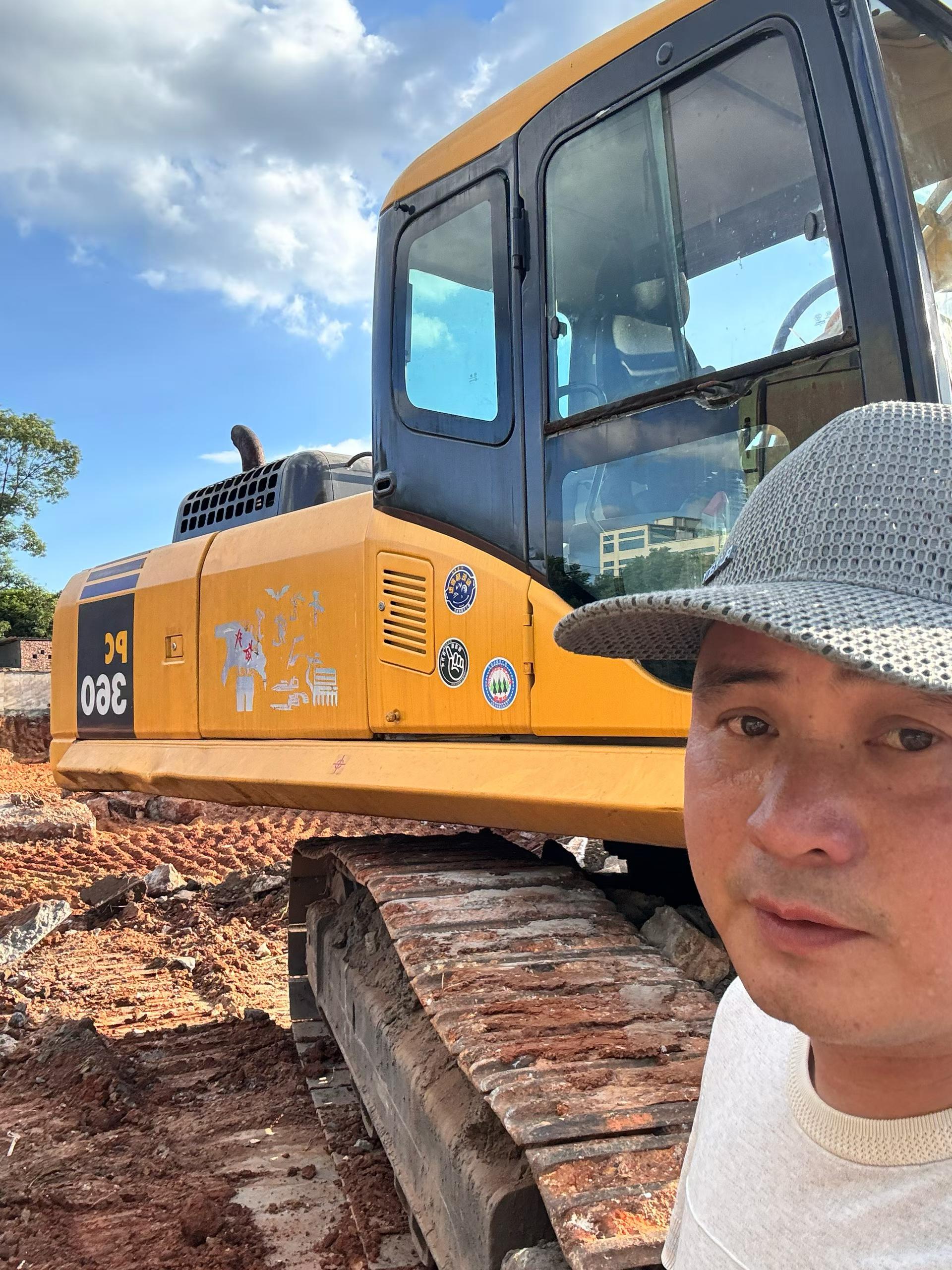 Buy Komatsu PC360-7 Used Excavator / 1