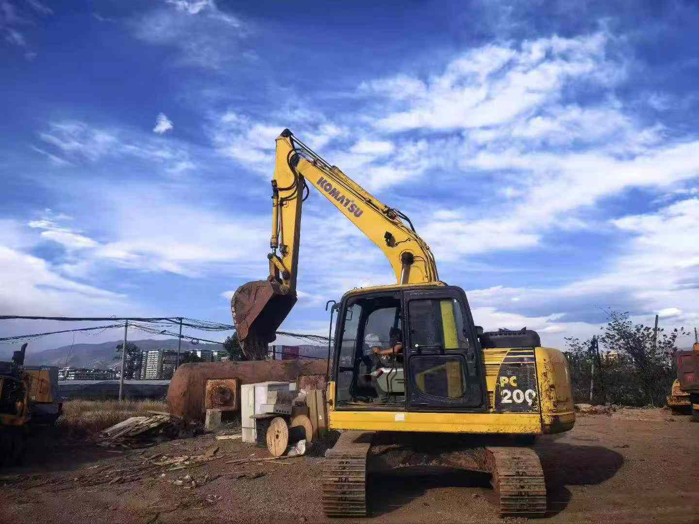 Buy Komatsu PC130-8 Used Excavator / 1