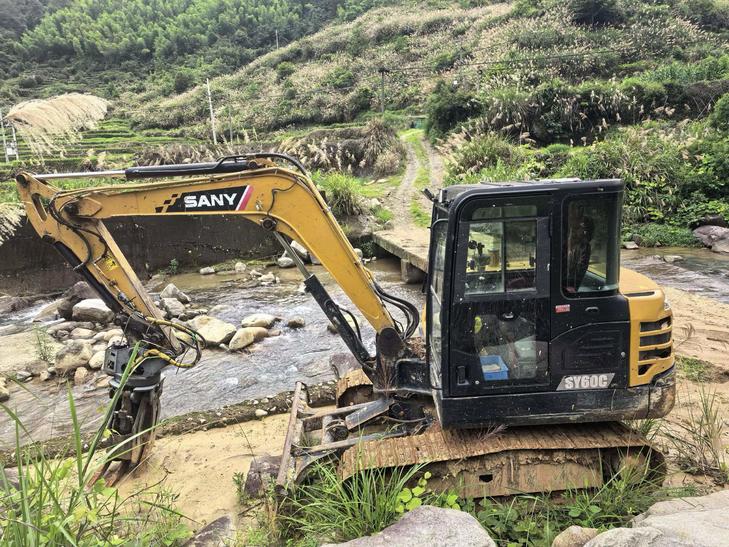 Buy Sany SY55 Used Excavator / 1