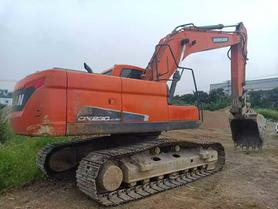 Buy Doosan DH215-7 Used Excavator / 2 Buy Doosan DH215-7 Used Excavator / 2