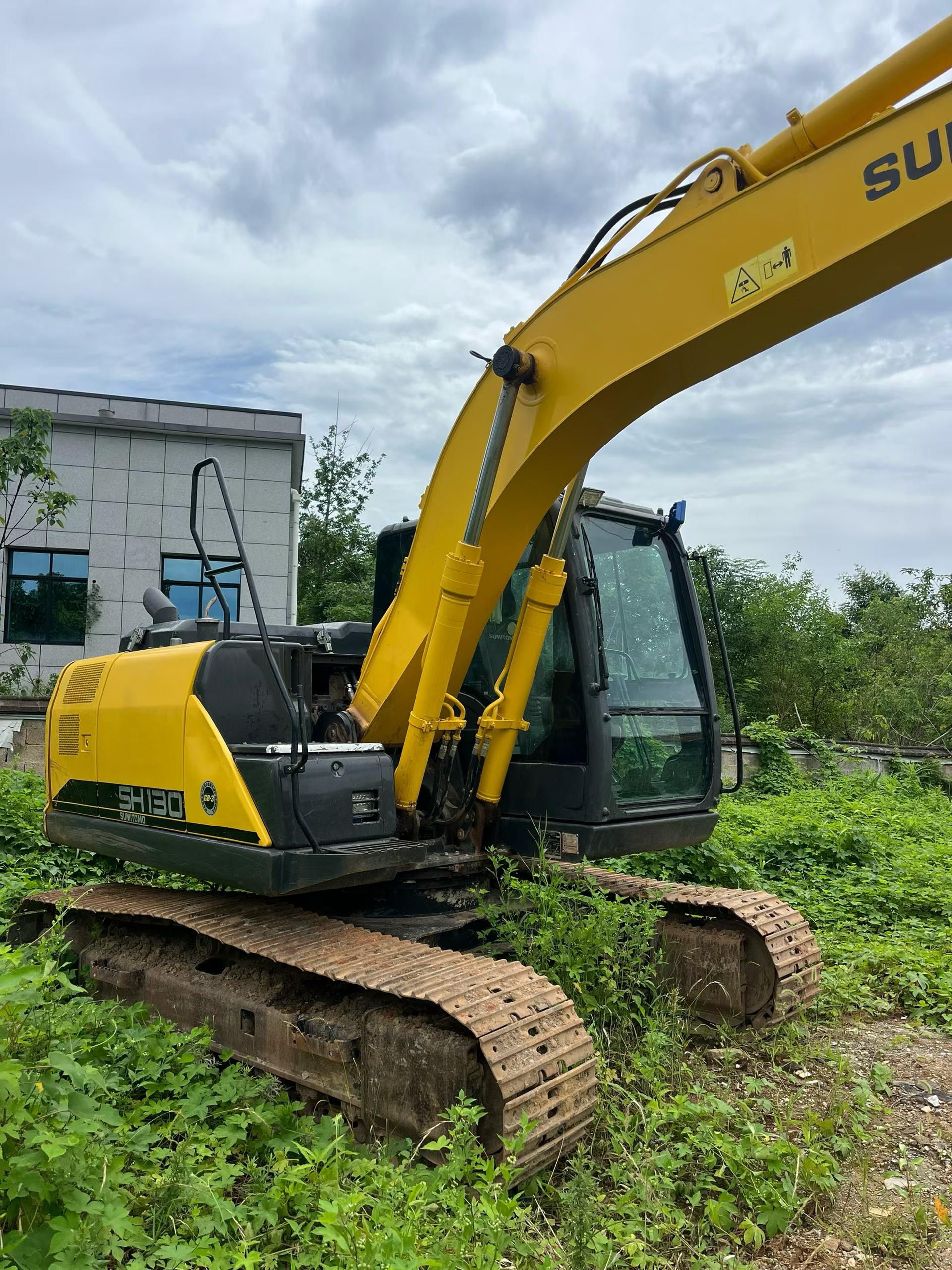 شراء Sumitomo SH130-3 مستعمل حفارة