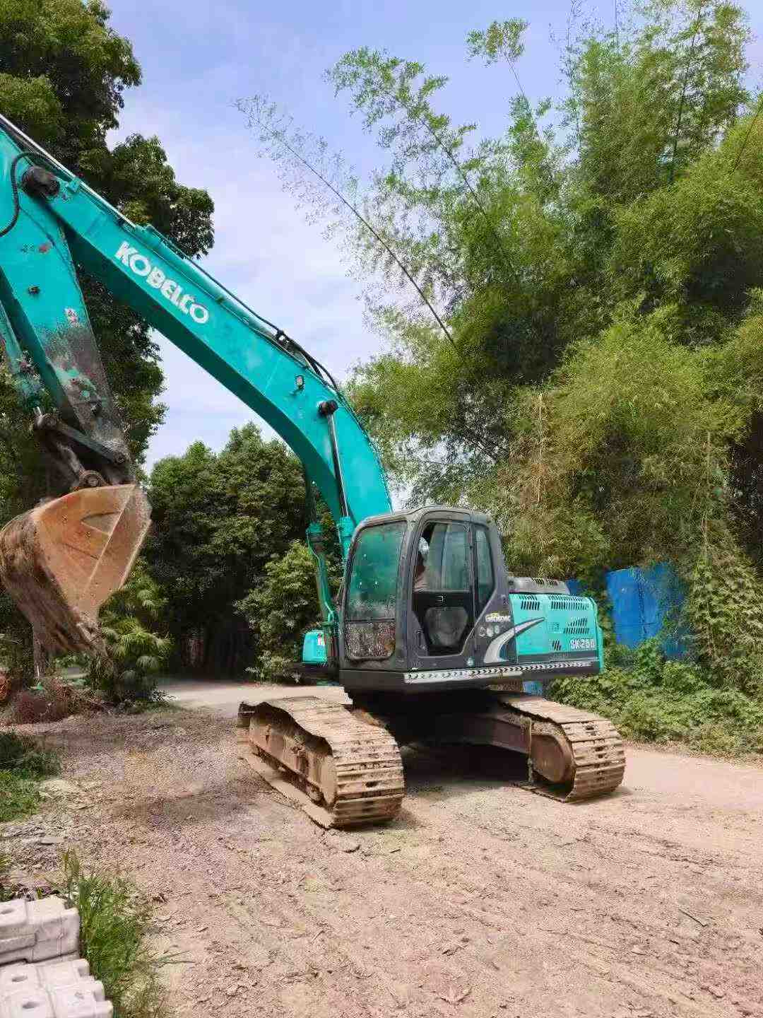 Buy Kobelco SK210 Used Excavator / 3 Buy Kobelco SK210 Used Excavator / 3