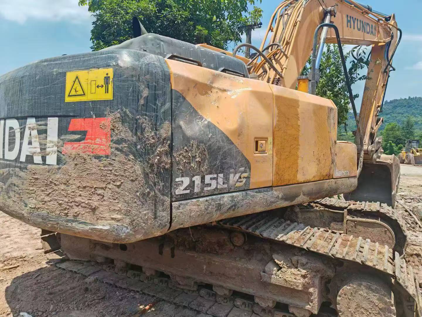 Buy Hyundai R215VS Used Excavator / 2 Buy Hyundai R215VS Used Excavator / 2